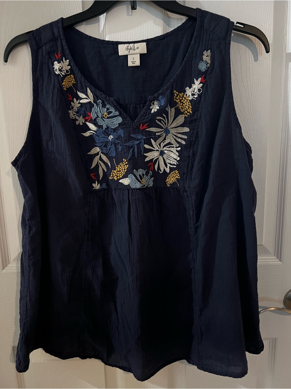 Style & Co Navy Sleeveless Embroidered V-Neck Blouse